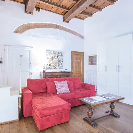 Апартаменты Lambertesca Loft By Mmega